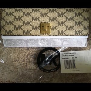 NEW Michael Kors Wallet